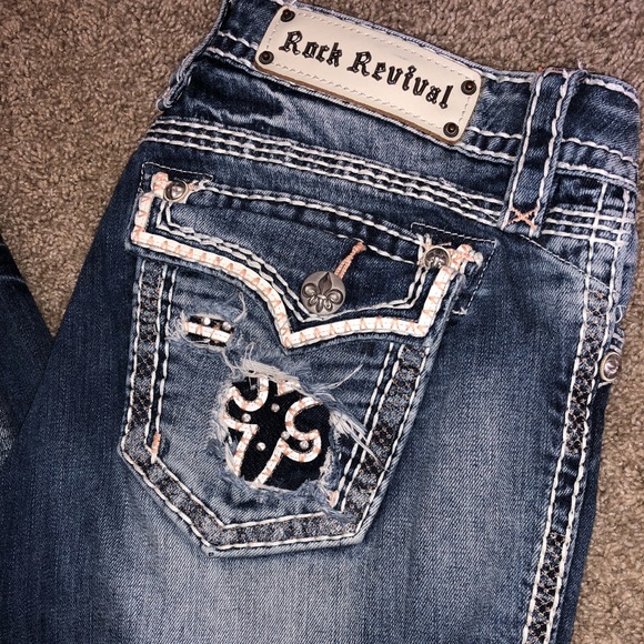 ❌SOLD❌Rock Revival Jeans 29 - Picture 1 of 3